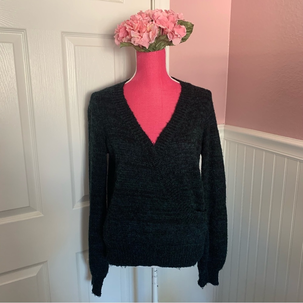 Love by Design Women’s Deep V-Neck Black and Teal Sweater size Medium